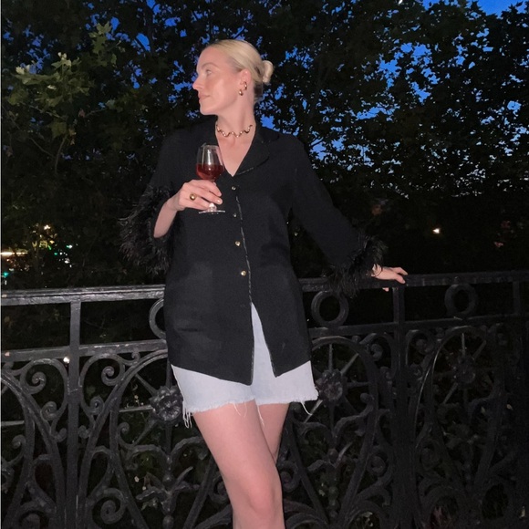 Sleeper black feather shirt - Picture 7 of 7